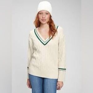 GAP Varsity cable knit Ivory green v neck sweater